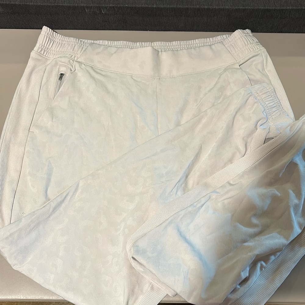 EUC ATHLETA BROOKLYN JOGGER